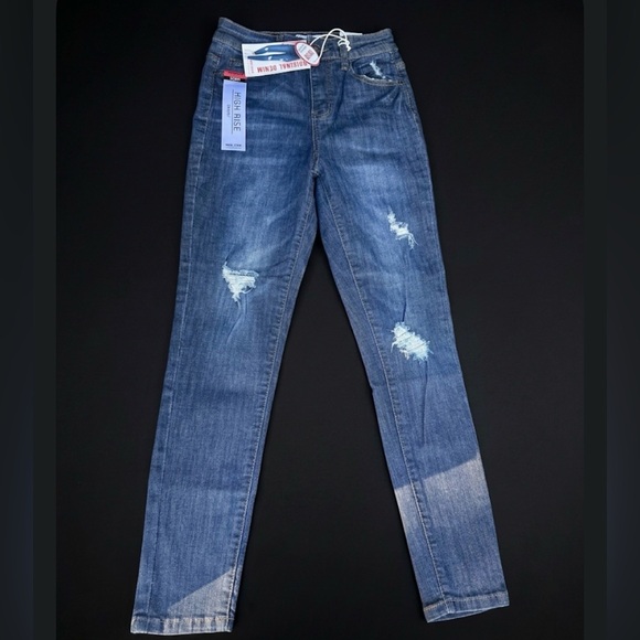 Denim - High-Rise Distressed Women's Jeans in Blue